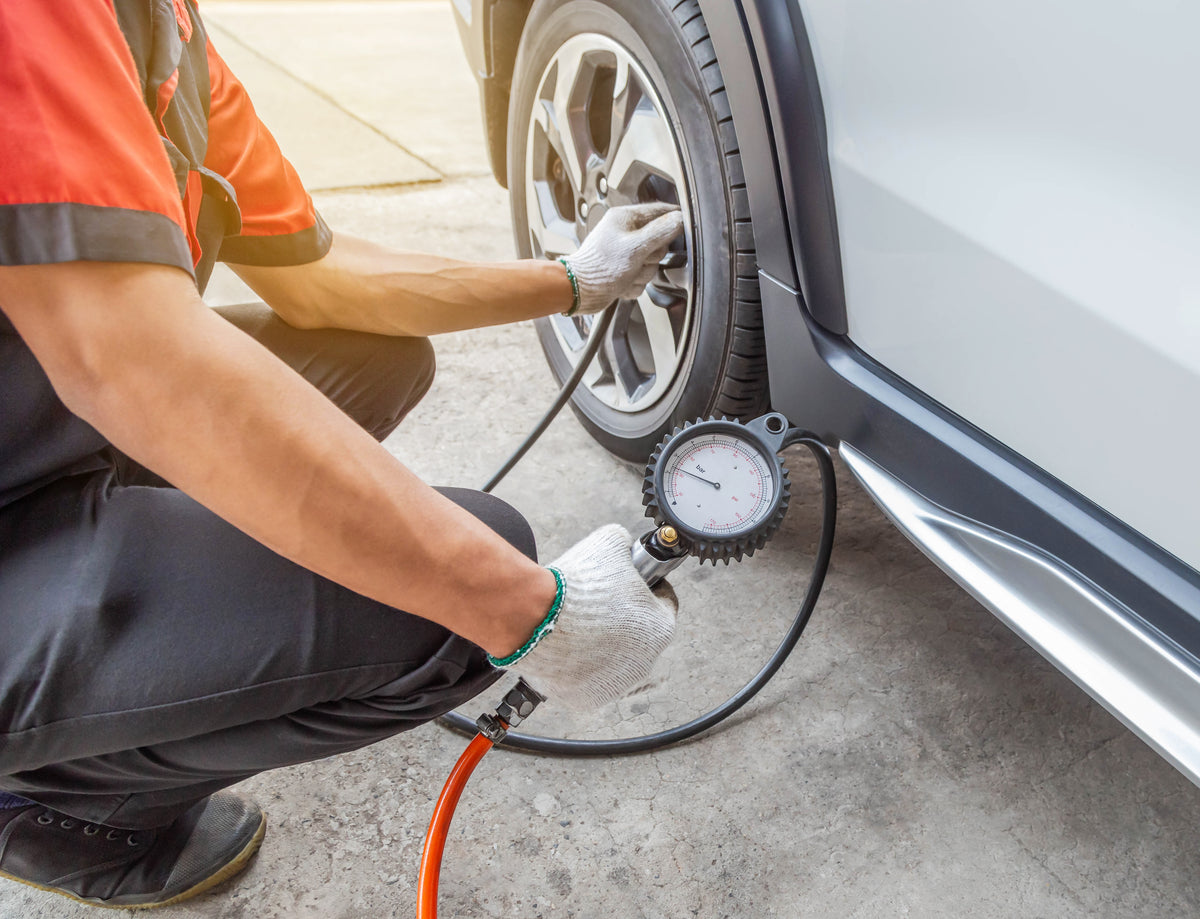 Pression des pneus : comment vérifier et gonfler ses pneus de voiture ?