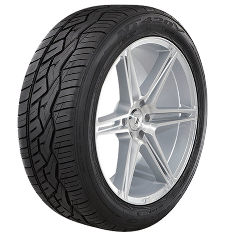 NT420V - 305/50R20 120H XL